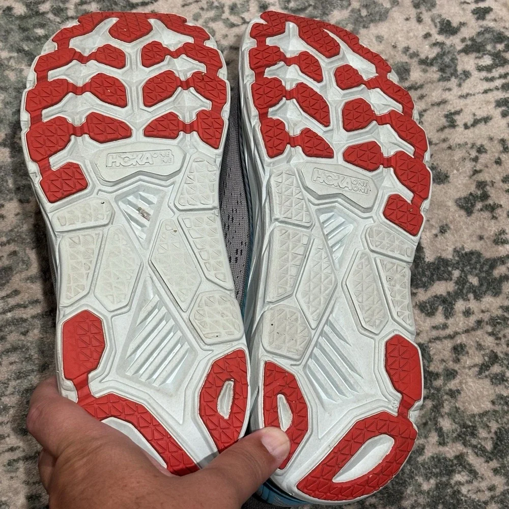 Hoka One One hoka one